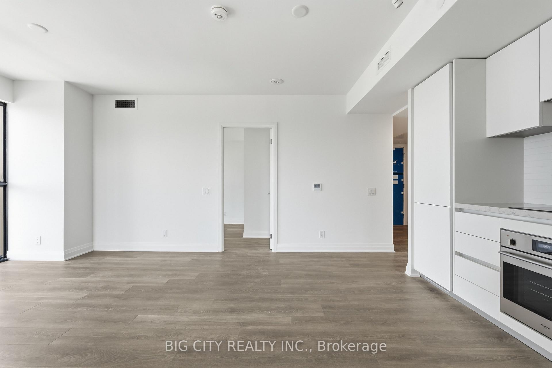 Photo 5 of Unit 1604, 25 Frederick Todd Way, Toronto, Thorncliffe Park — HOMEH