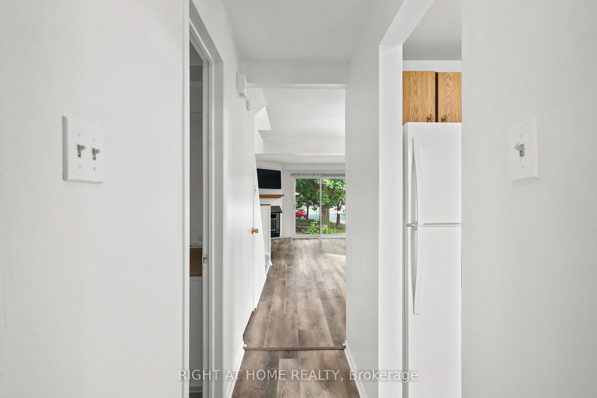 Photo 2 of 158F Valley Stream Drive, Ottawa, Leslie Park — HOMEH