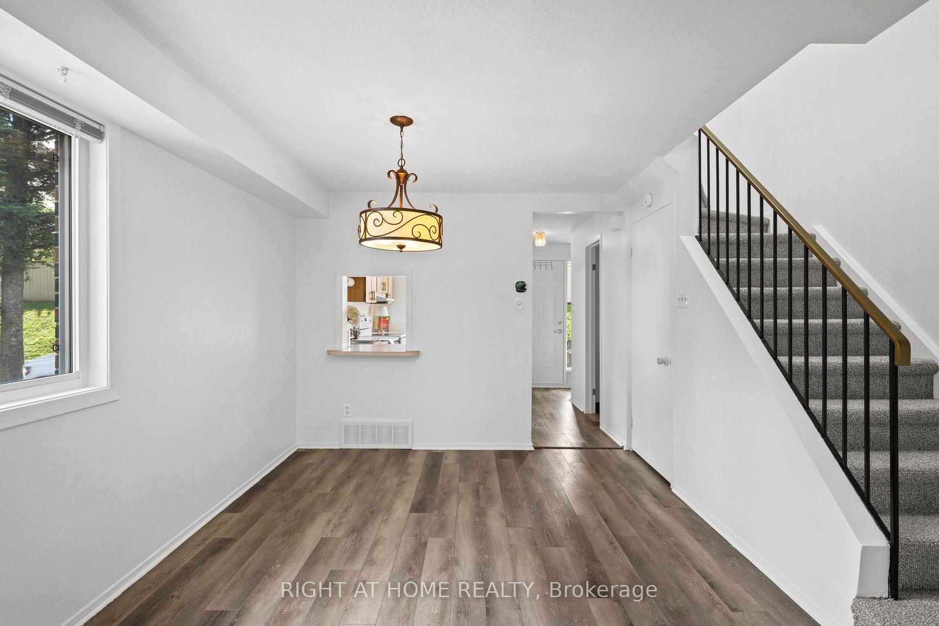Photo 9 of 158F Valley Stream Drive, Ottawa, Leslie Park — HOMEH