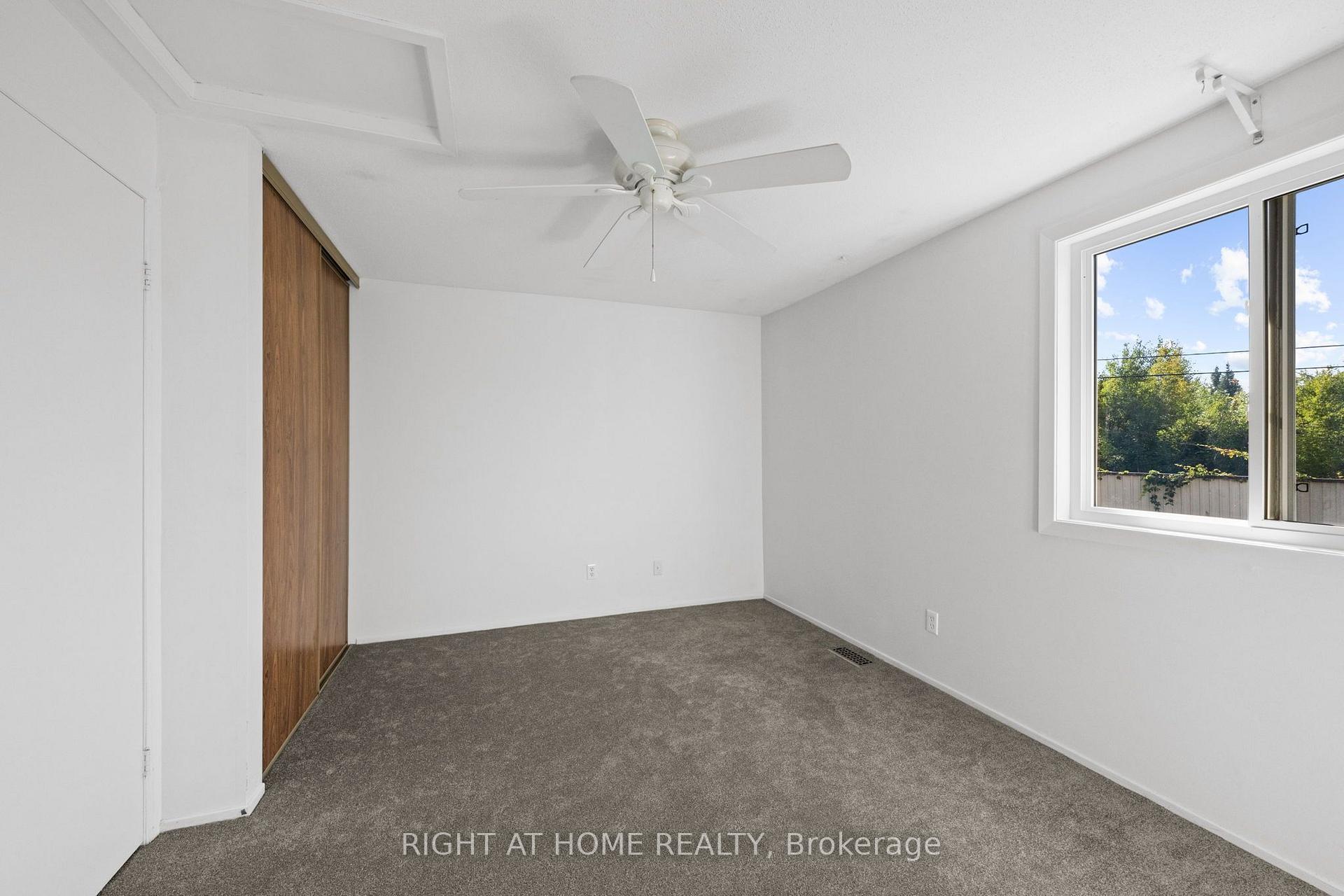 Photo 14 of 158F Valley Stream Drive, Ottawa, Leslie Park — HOMEH