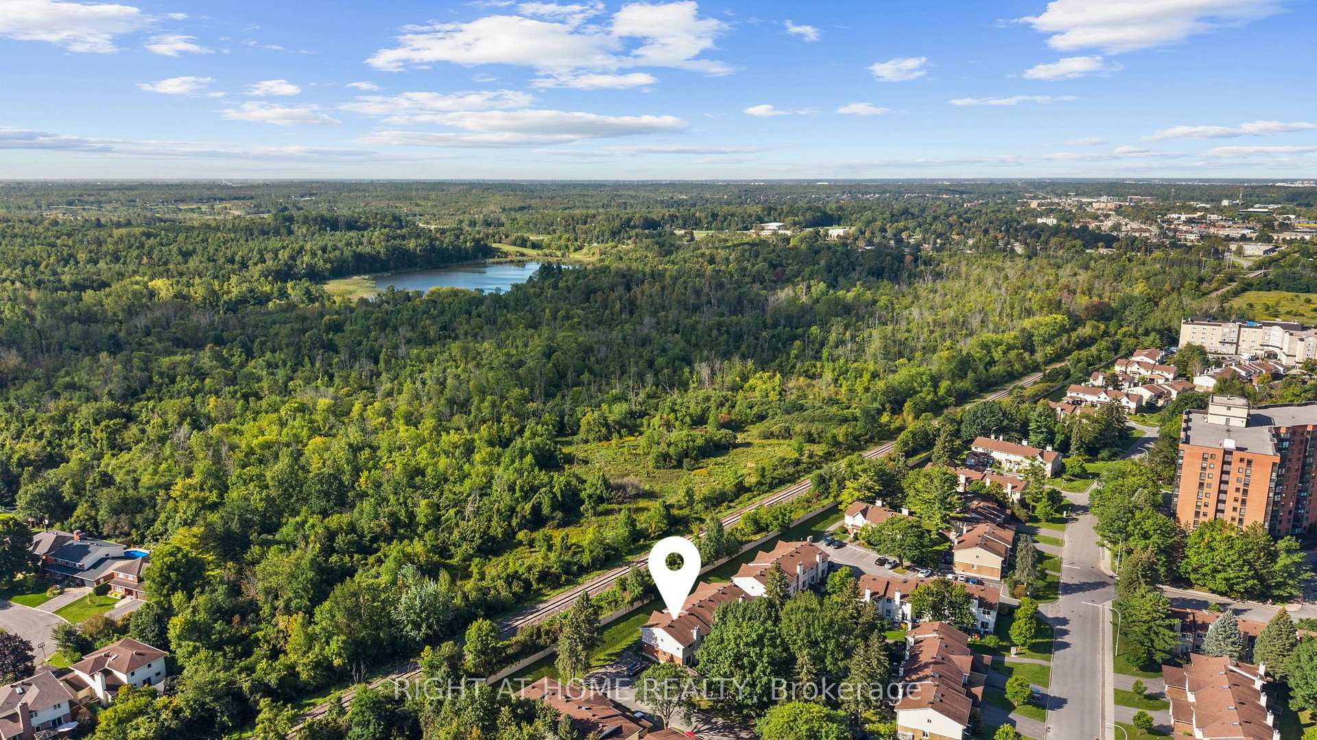 Photo 26 of 158F Valley Stream Drive, Ottawa, Leslie Park — HOMEH