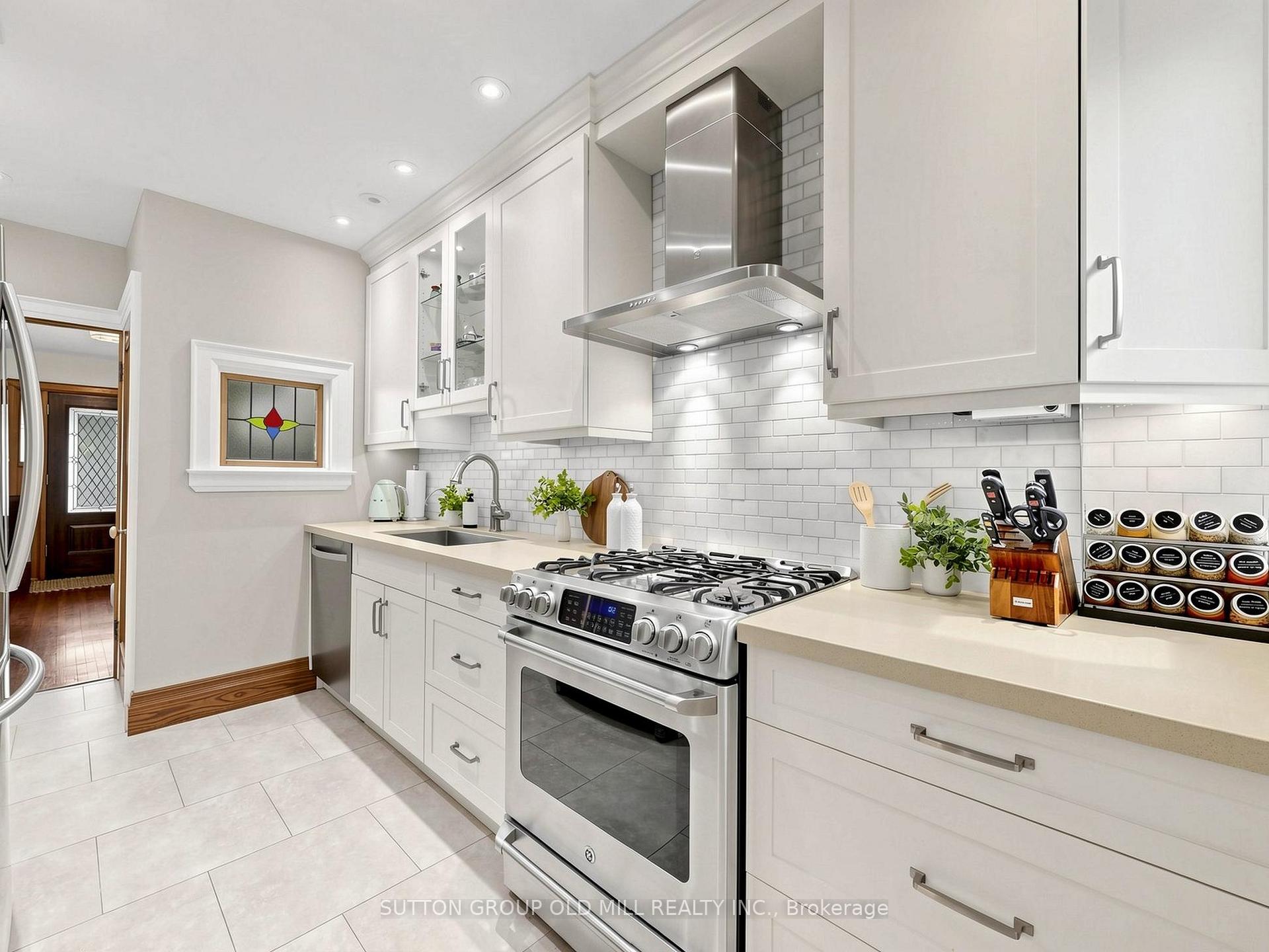 Photo 9 of 67 Old Mill Drive, Toronto, Lambton Baby Point — HOMEH