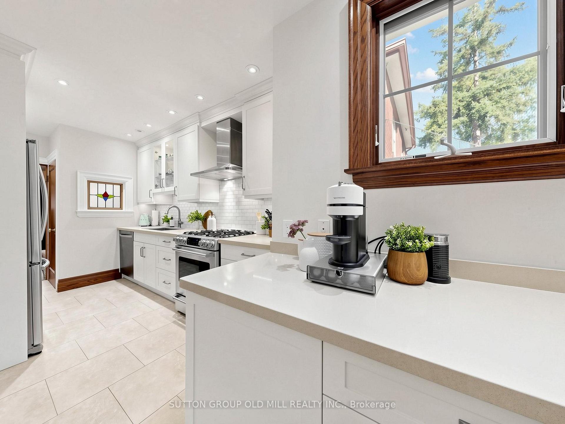 Photo 14 of 67 Old Mill Drive, Toronto, Lambton Baby Point — HOMEH