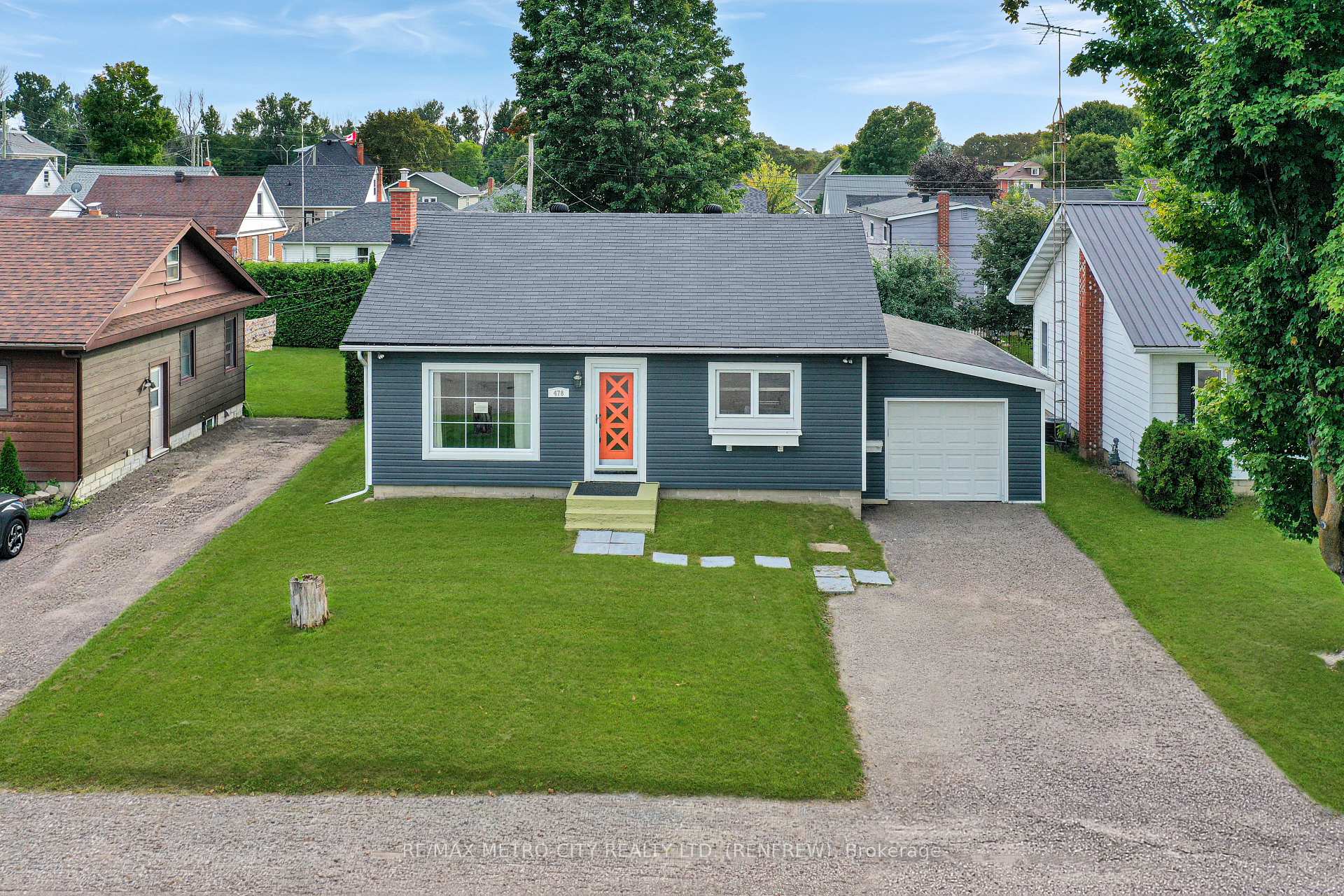 Photo 1 of 478 New Street, Renfrew, Renfrew — HOMEH