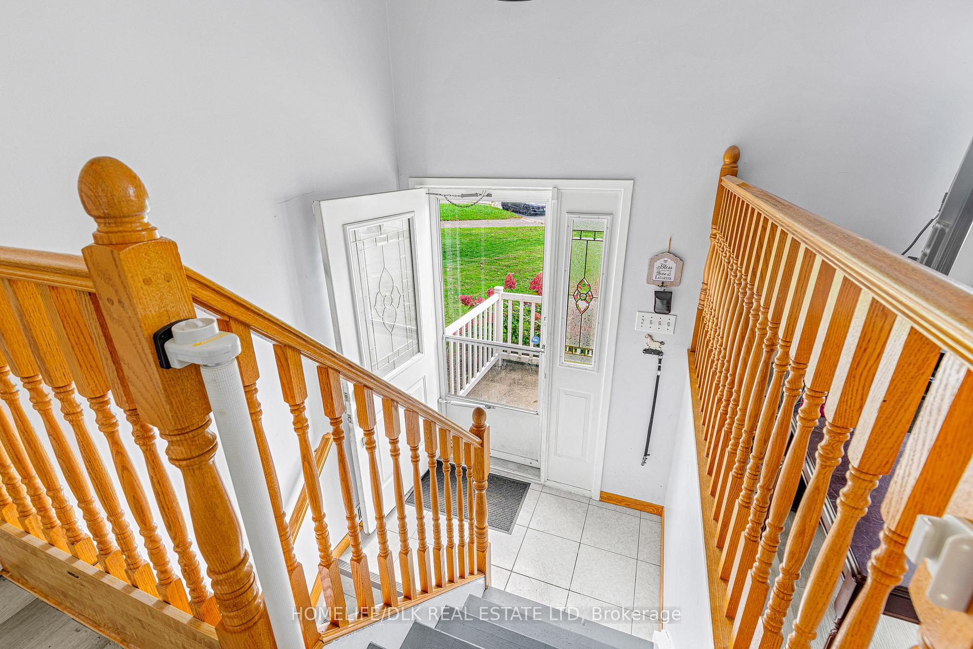 Photo 6 of 794 Comstock Crescent, Brockville, Brockville — HOMEH
