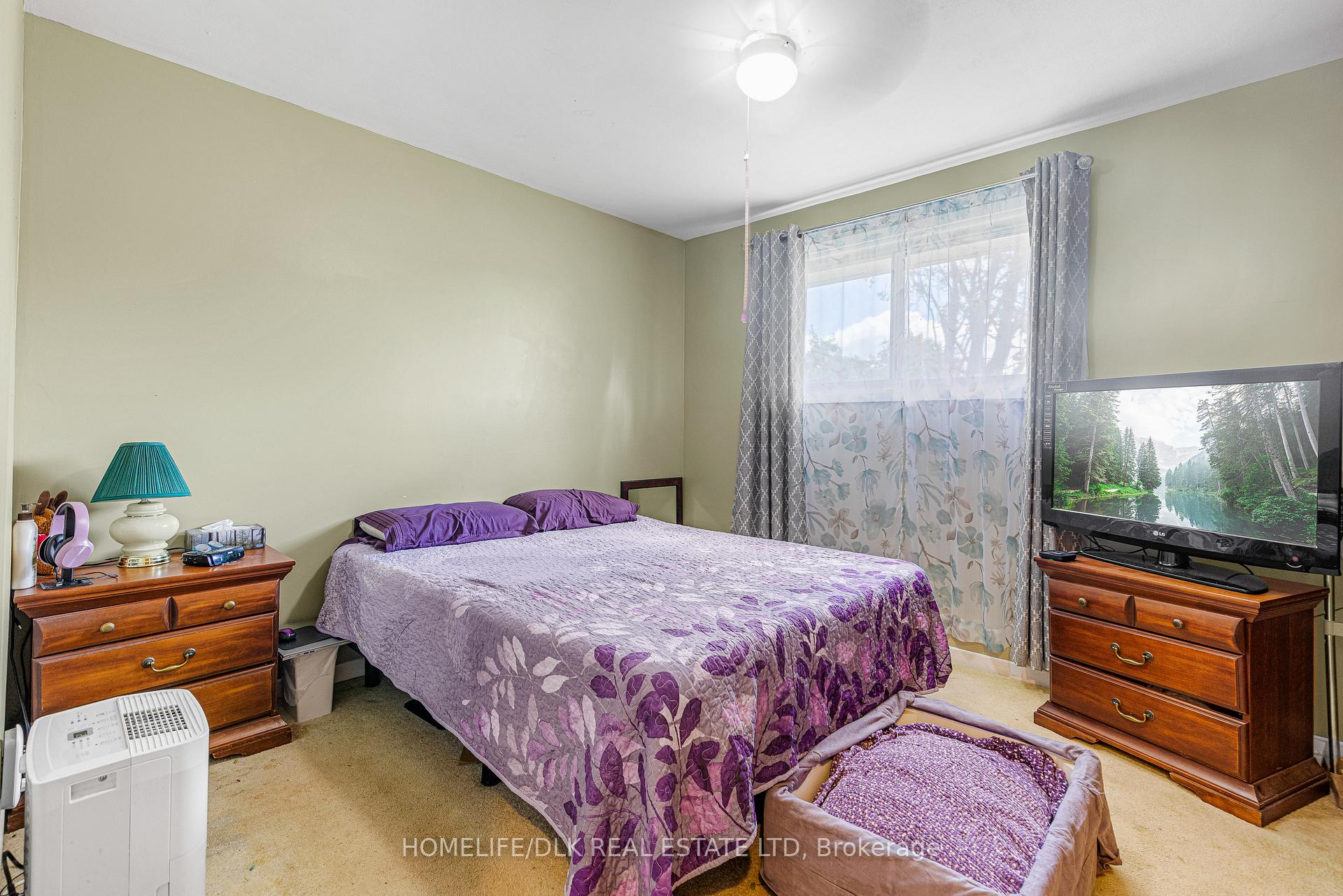 Photo 14 of 794 Comstock Crescent, Brockville, Brockville — HOMEH