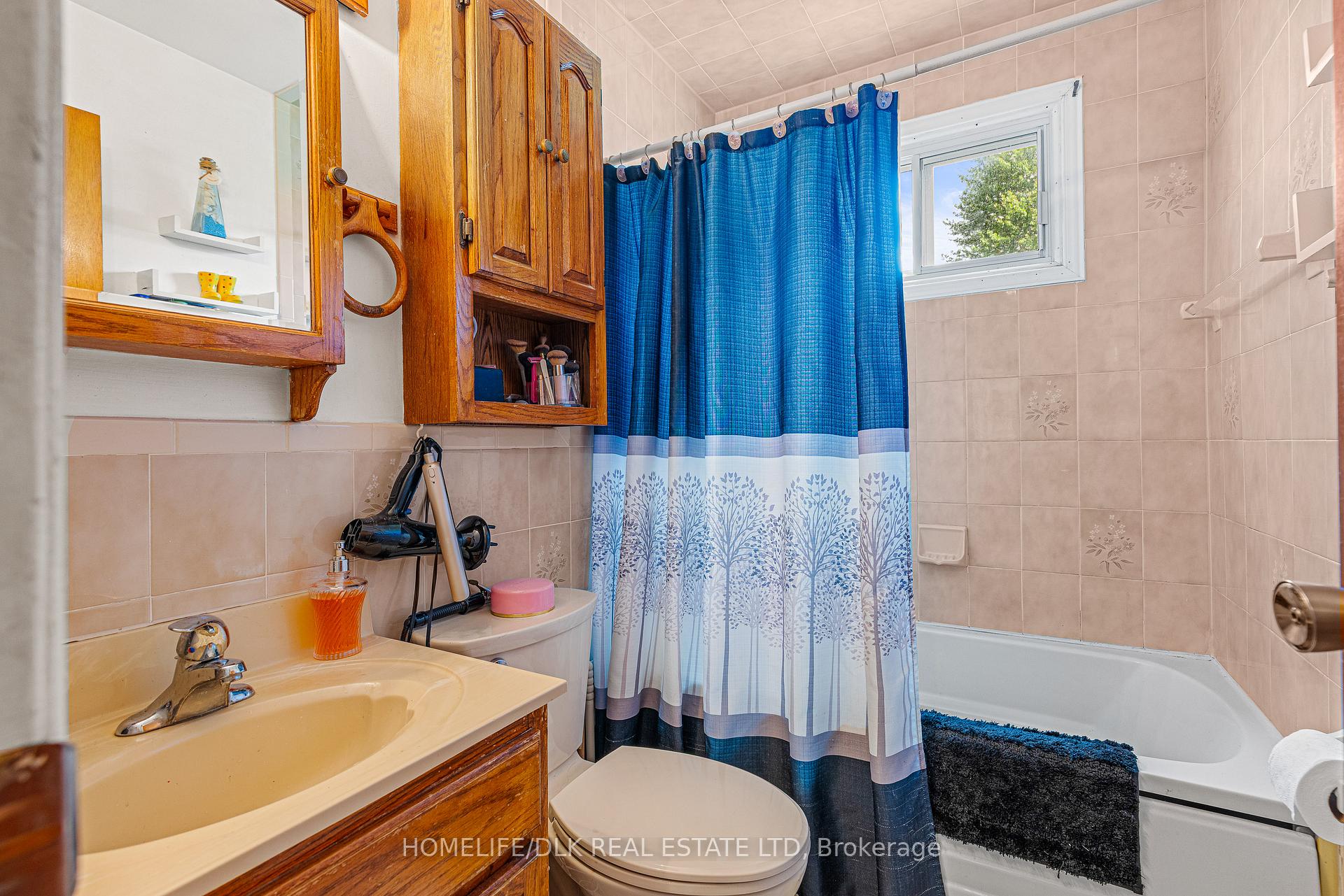 Photo 21 of 794 Comstock Crescent, Brockville, Brockville — HOMEH