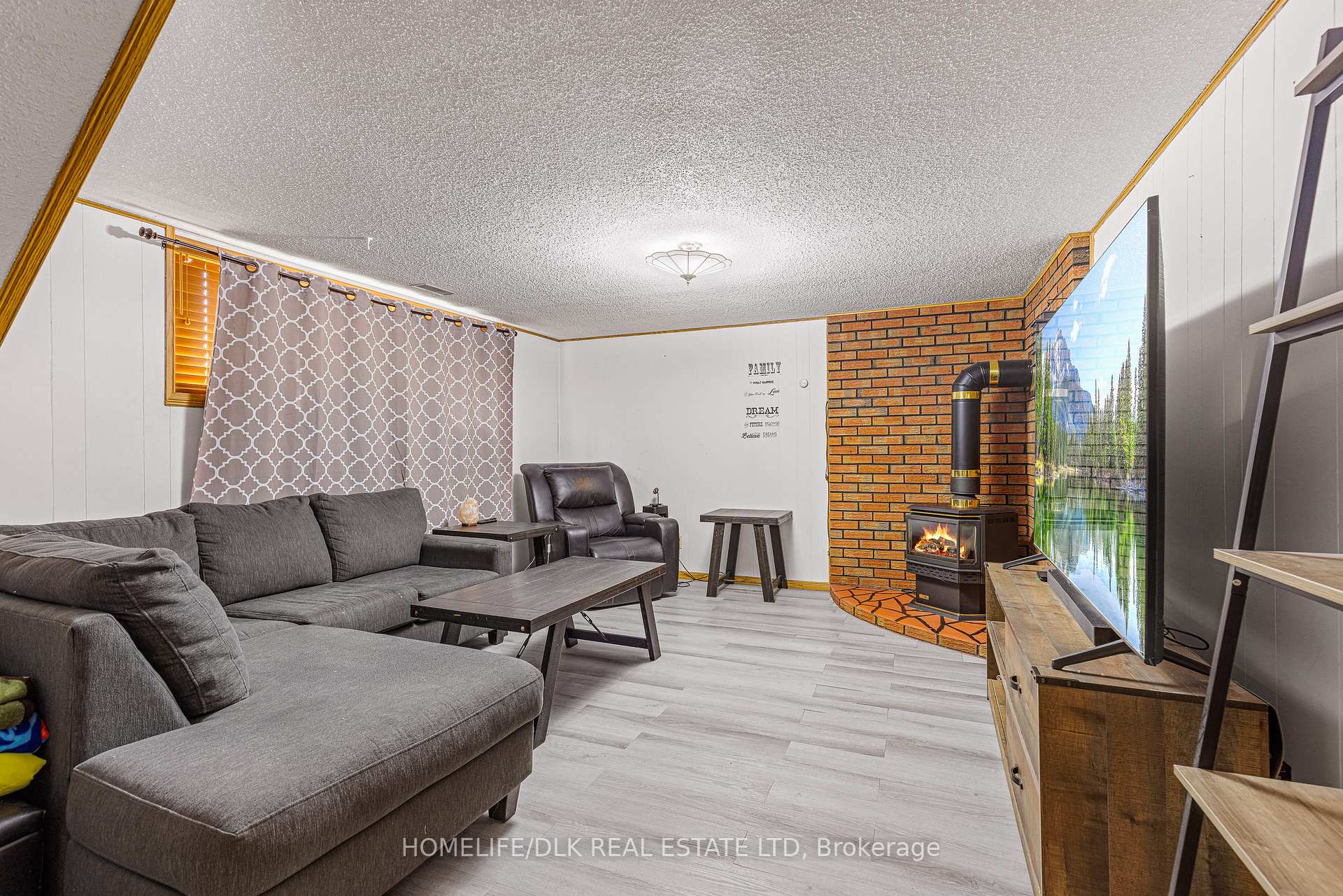Photo 22 of 794 Comstock Crescent, Brockville, Brockville — HOMEH