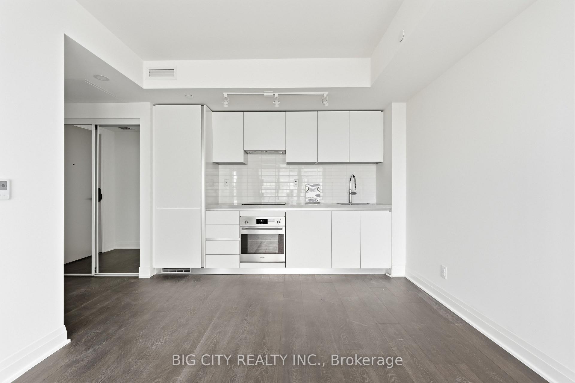 Photo 4 of Unit 2206, 25 Frederick Todd Way, Toronto, Thorncliffe Park — HOMEH