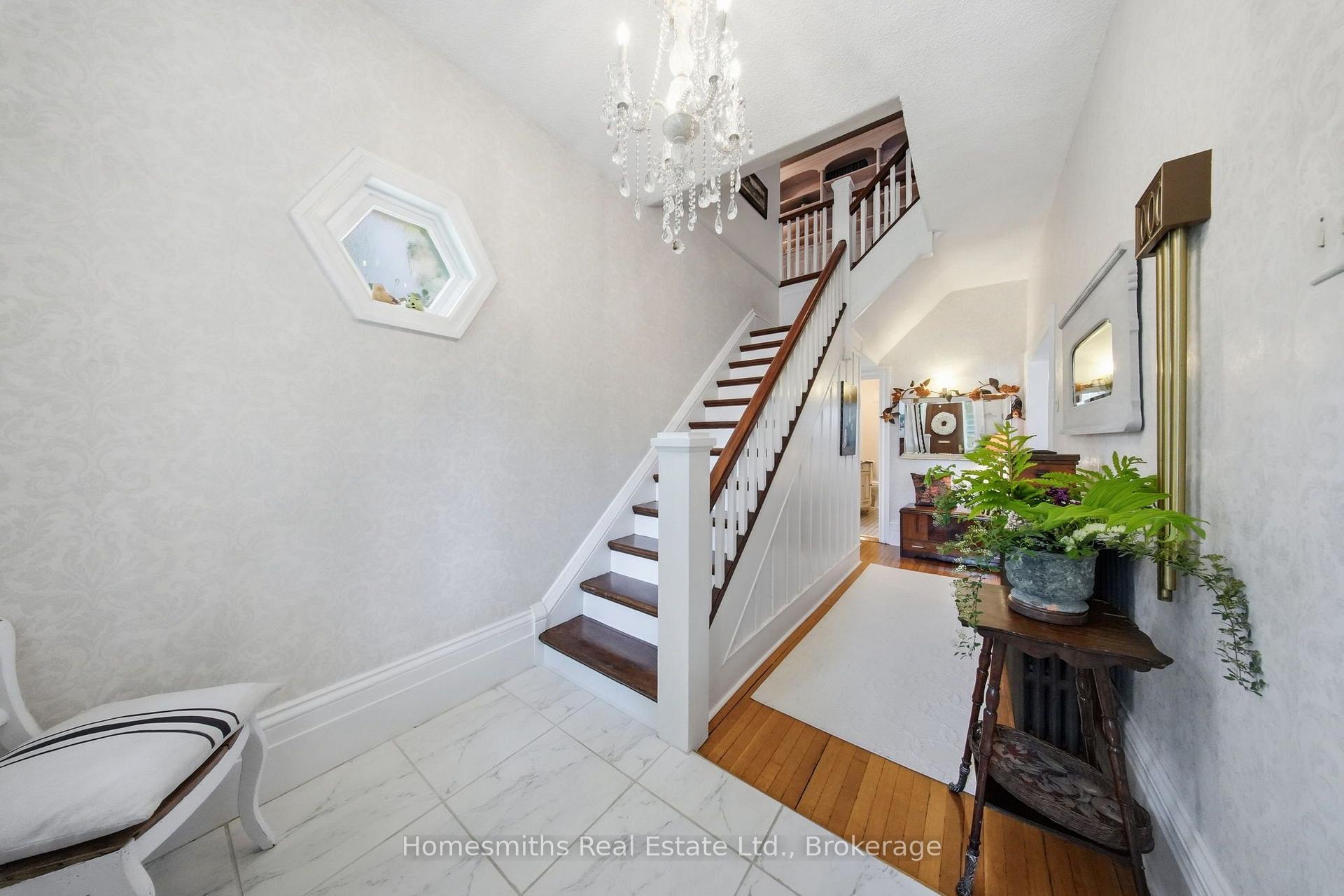 Photo 4 of 35 Beech Avenue, Clarington, Bowmanville — HOMEH
