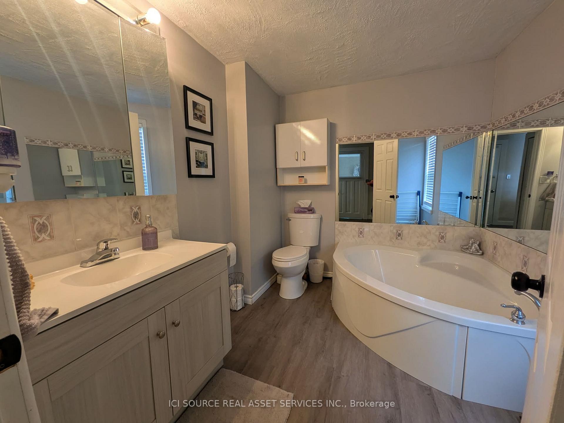 Photo 16 of 151 Singleton Drive, Belleville, Belleville Ward — HOMEH