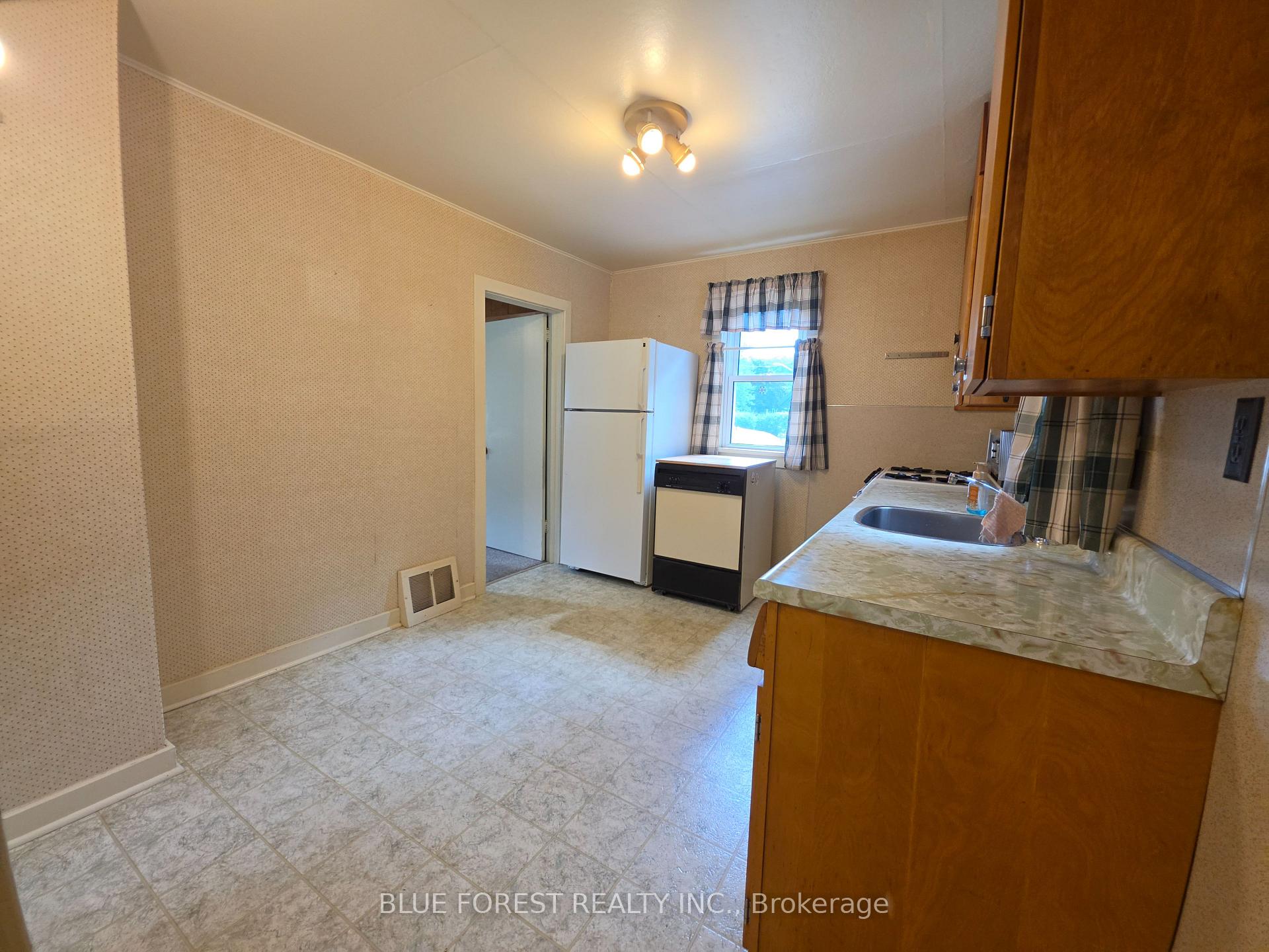 Photo 24 of 228 Flora Street, West Elgin, Rodney — HOMEH