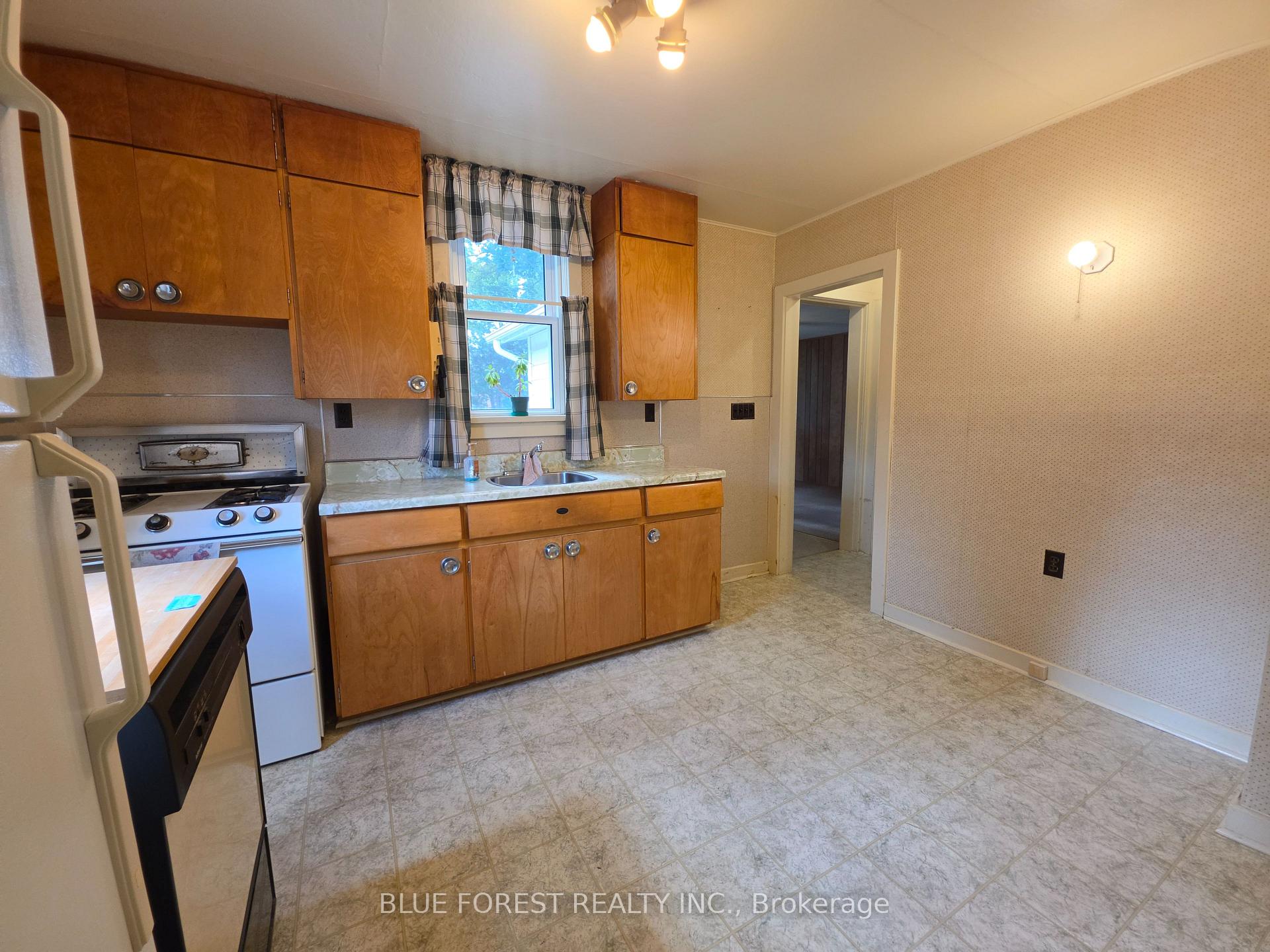 Photo 26 of 228 Flora Street, West Elgin, Rodney — HOMEH