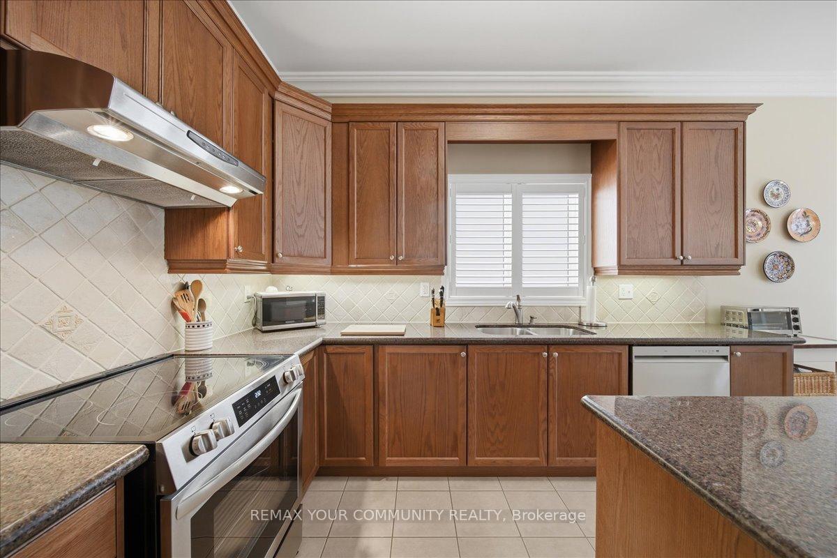 Photo 11 of 51 Tonner Crescent, Aurora, Bayview Northeast — HOMEH