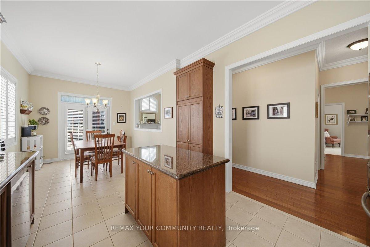 Photo 12 of 51 Tonner Crescent, Aurora, Bayview Northeast — HOMEH
