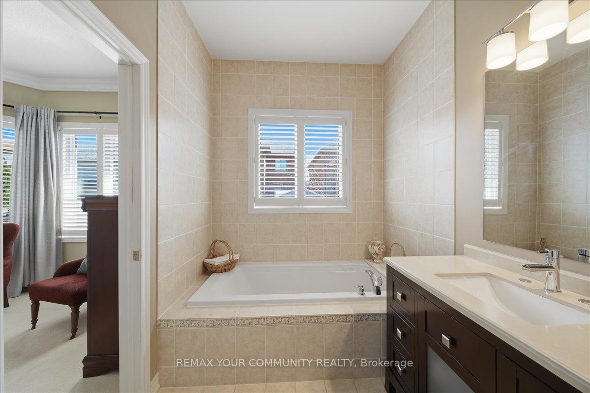Photo 24 of 51 Tonner Crescent, Aurora, Bayview Northeast — HOMEH