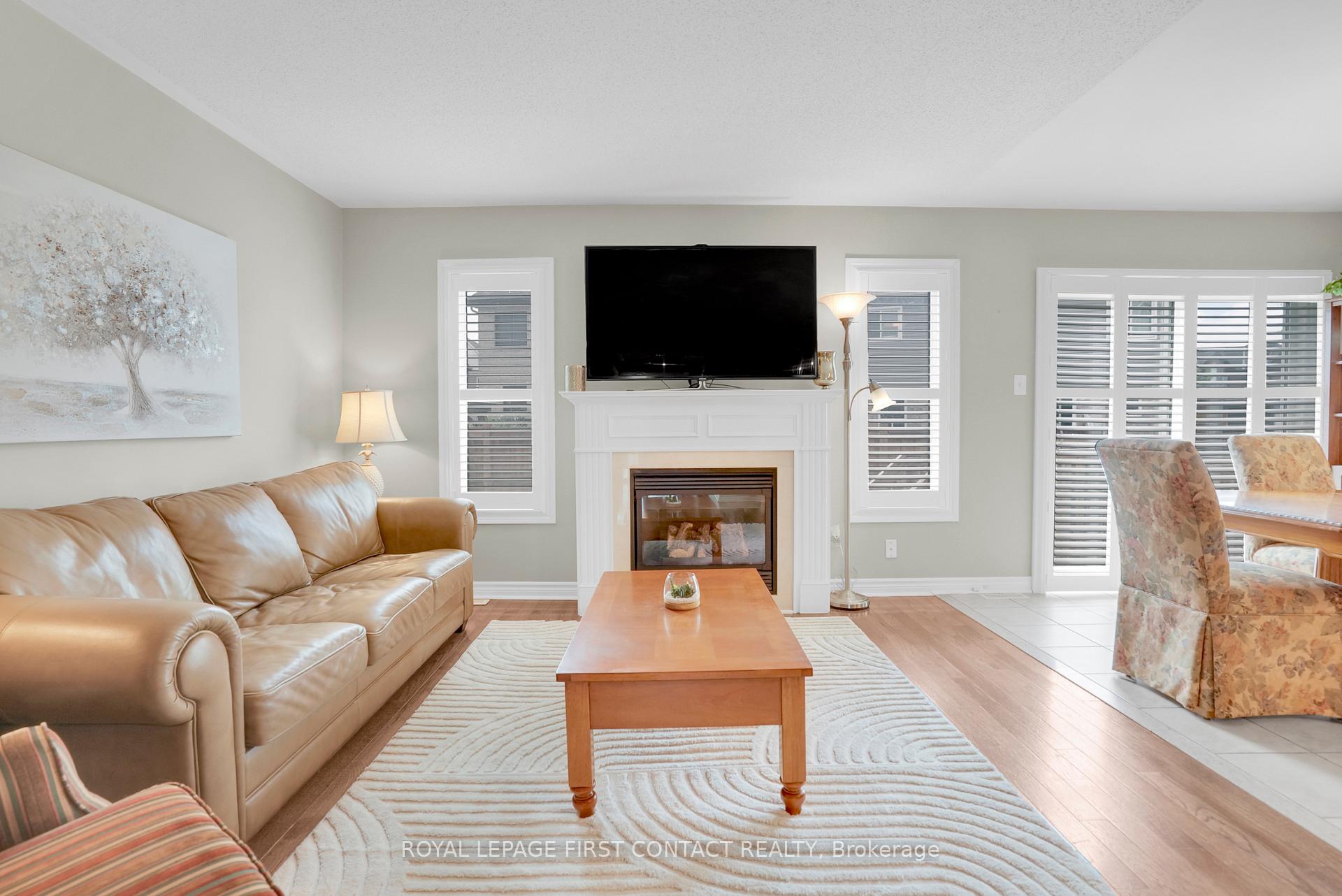 Photo 11 of 3 Maple Crown Terrace, Barrie, Innis-Shore — HOMEH