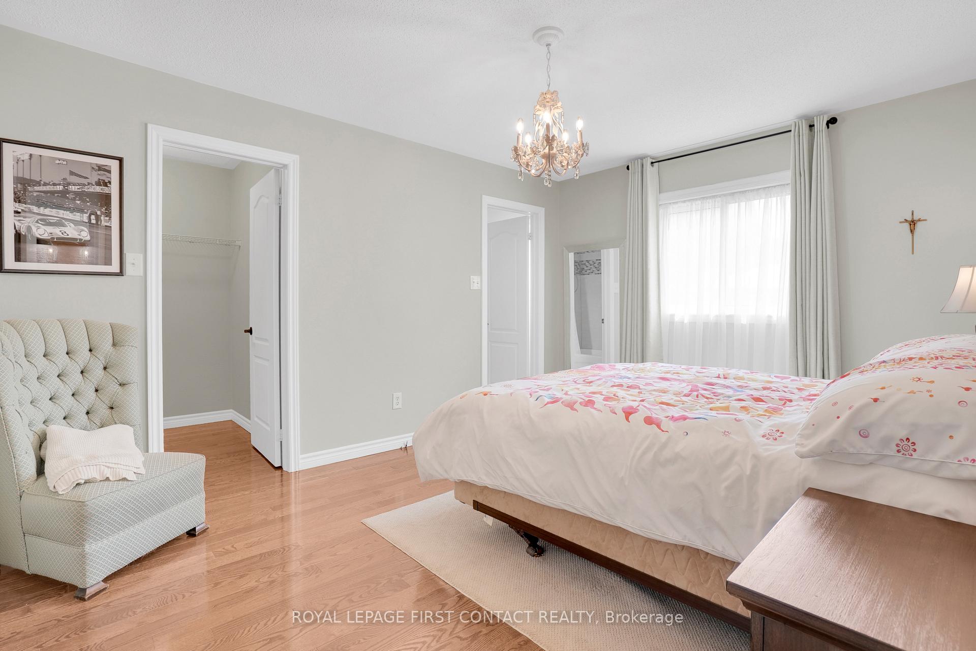Photo 13 of 3 Maple Crown Terrace, Barrie, Innis-Shore — HOMEH
