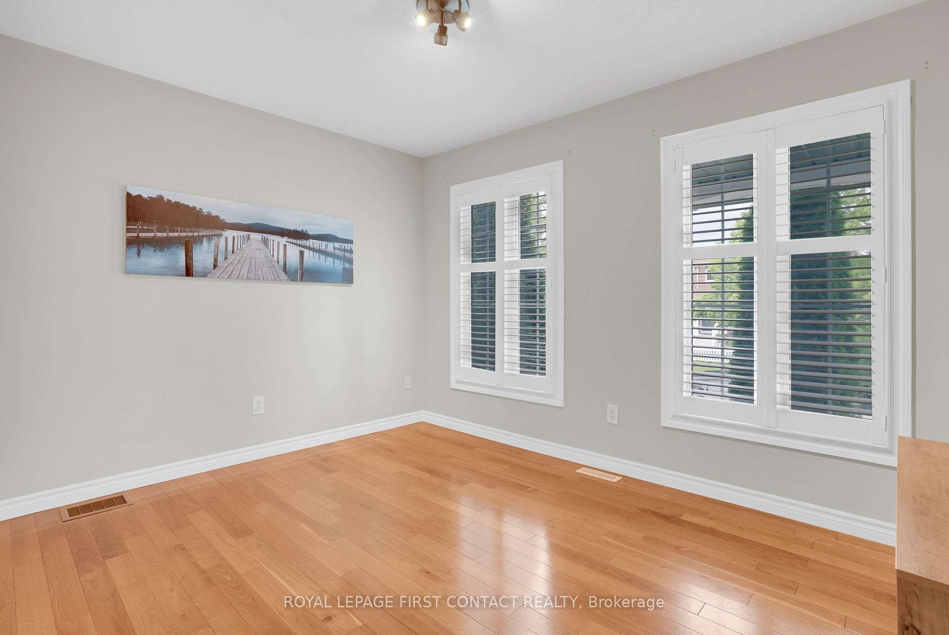 Photo 16 of 3 Maple Crown Terrace, Barrie, Innis-Shore — HOMEH