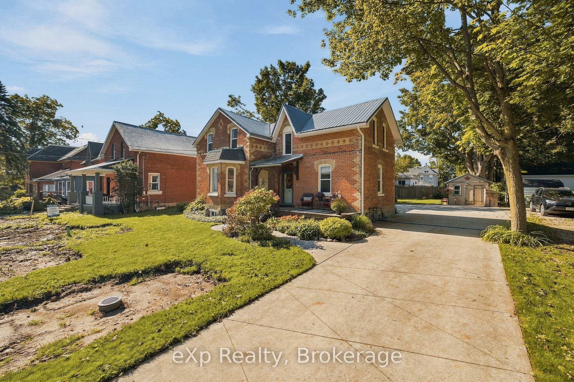 Photo 2 of 51 Osprey Street S, Southgate — HOMEH