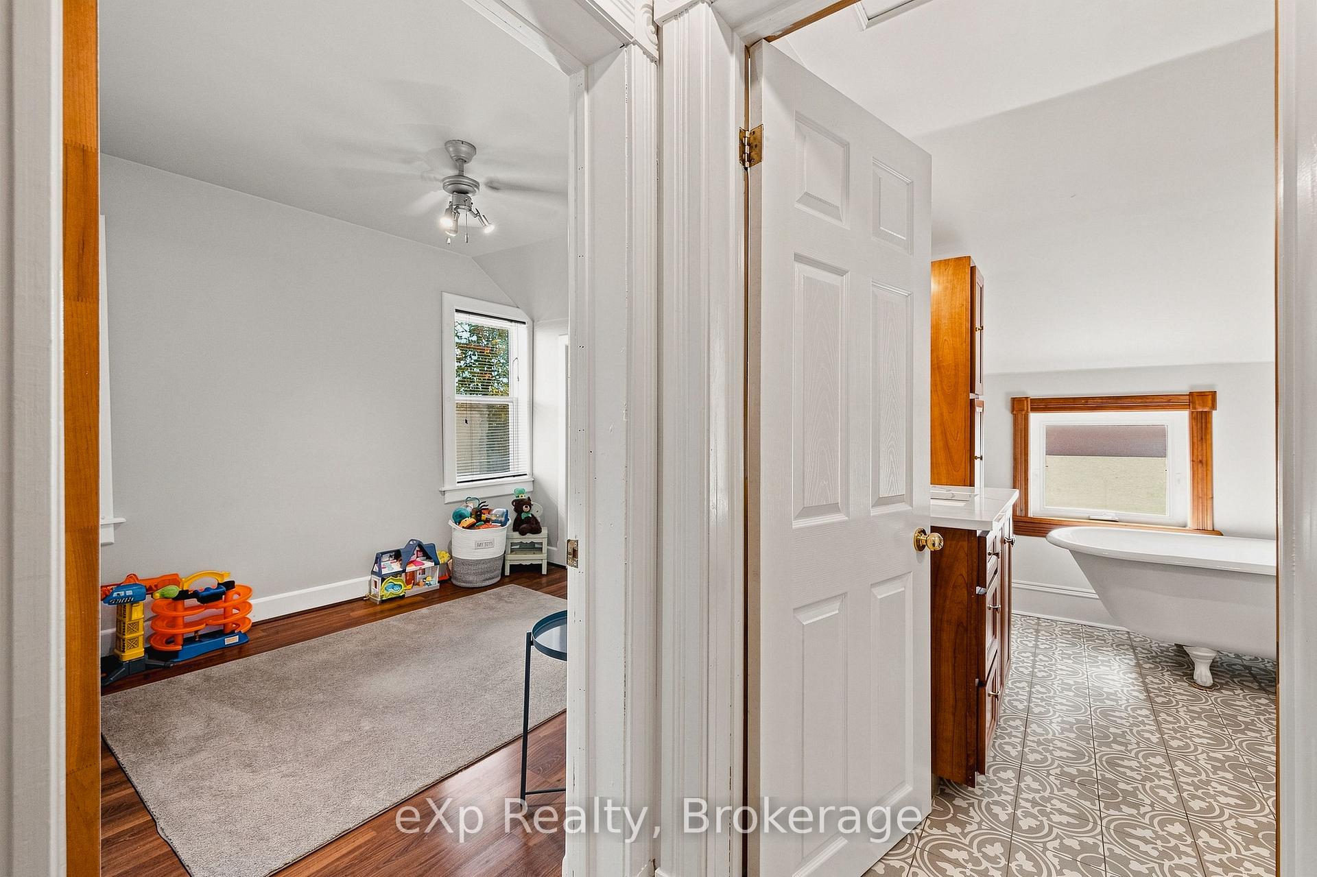 Photo 27 of 51 Osprey Street S, Southgate — HOMEH