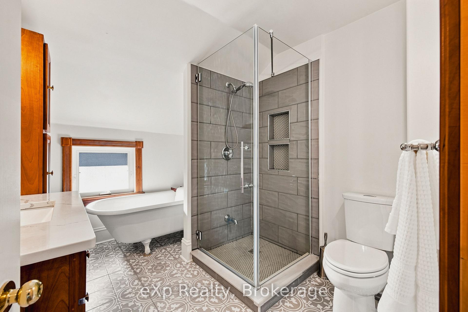 Photo 30 of 51 Osprey Street S, Southgate — HOMEH