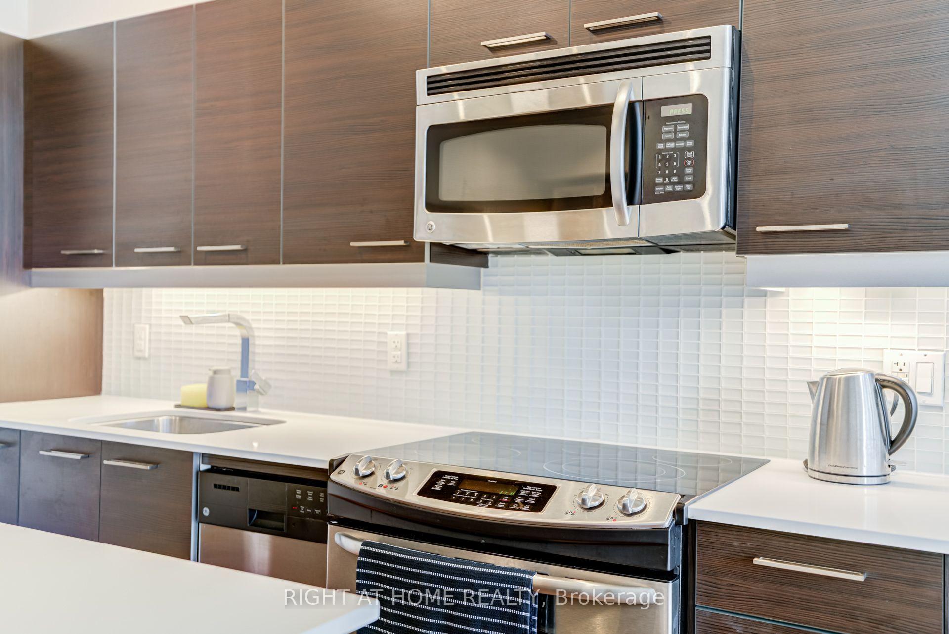 Photo 6 of Unit 805, 90 Trinity Street, Toronto, Moss Park — HOMEH