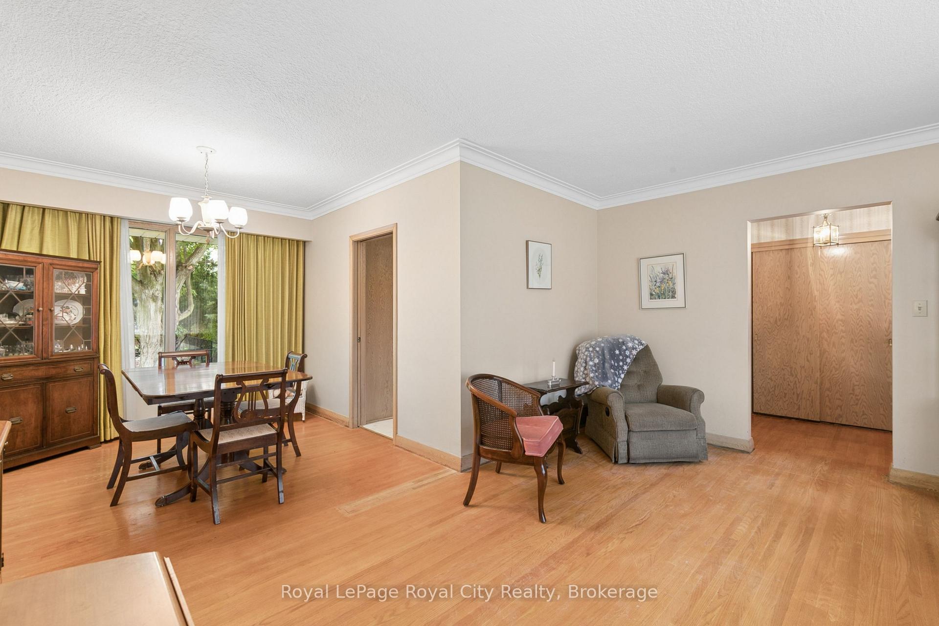 Photo 8 of 62 Rodney Boulevard, Guelph, Dovercliffe Park/Old University — HOMEH
