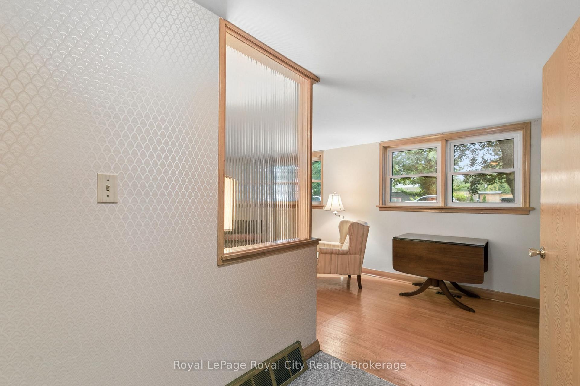 Photo 15 of 62 Rodney Boulevard, Guelph, Dovercliffe Park/Old University — HOMEH