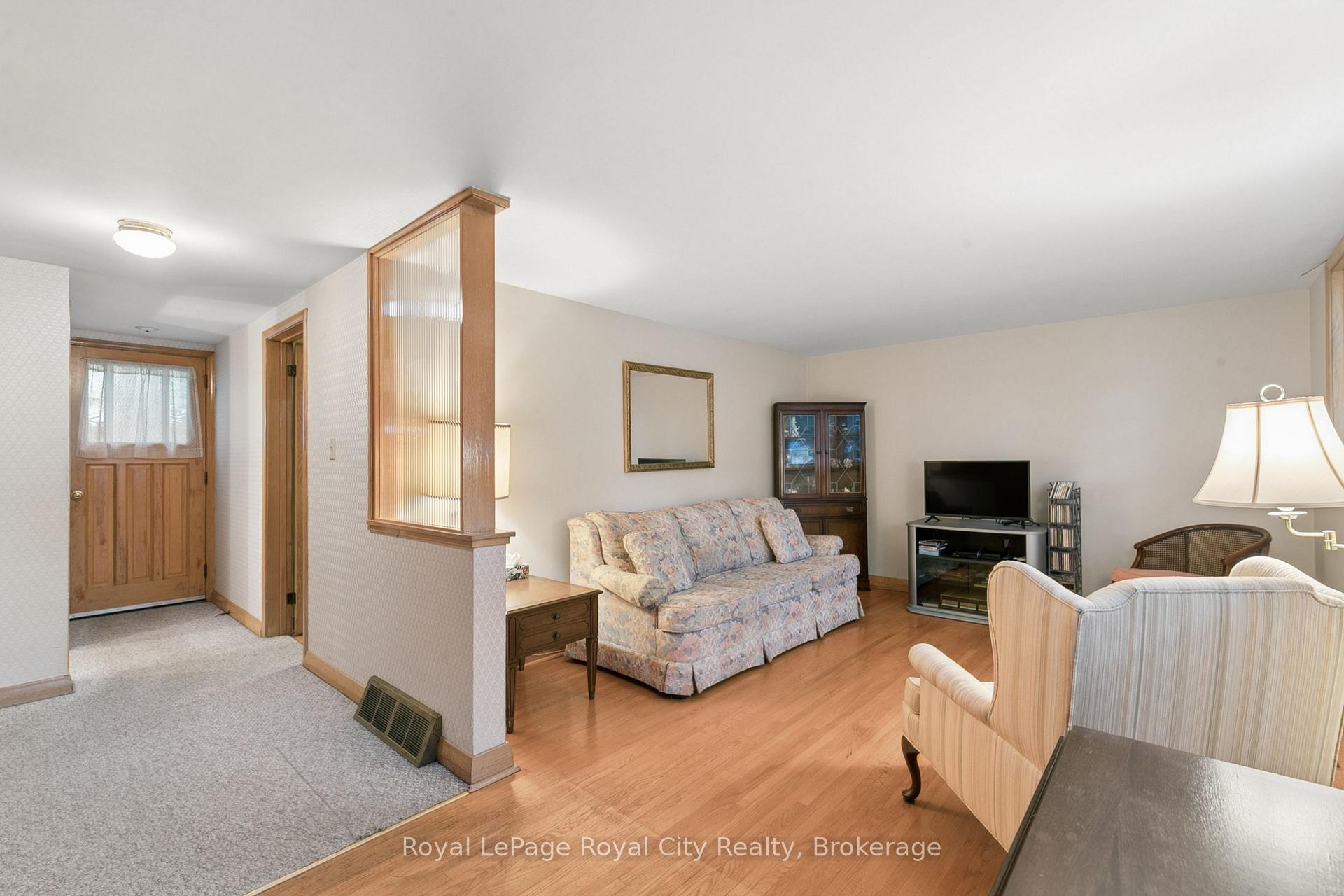 Photo 16 of 62 Rodney Boulevard, Guelph, Dovercliffe Park/Old University — HOMEH
