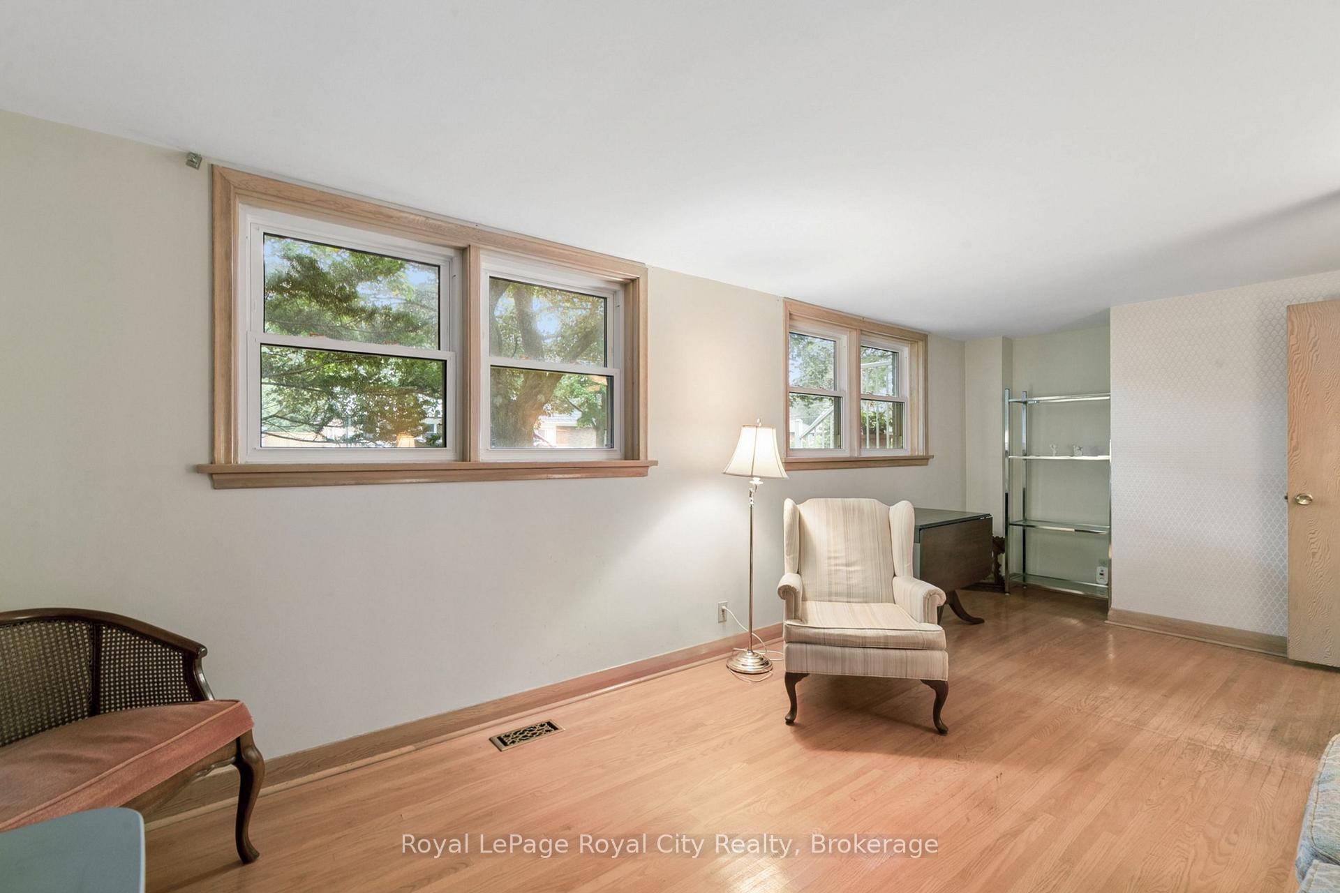 Photo 18 of 62 Rodney Boulevard, Guelph, Dovercliffe Park/Old University — HOMEH