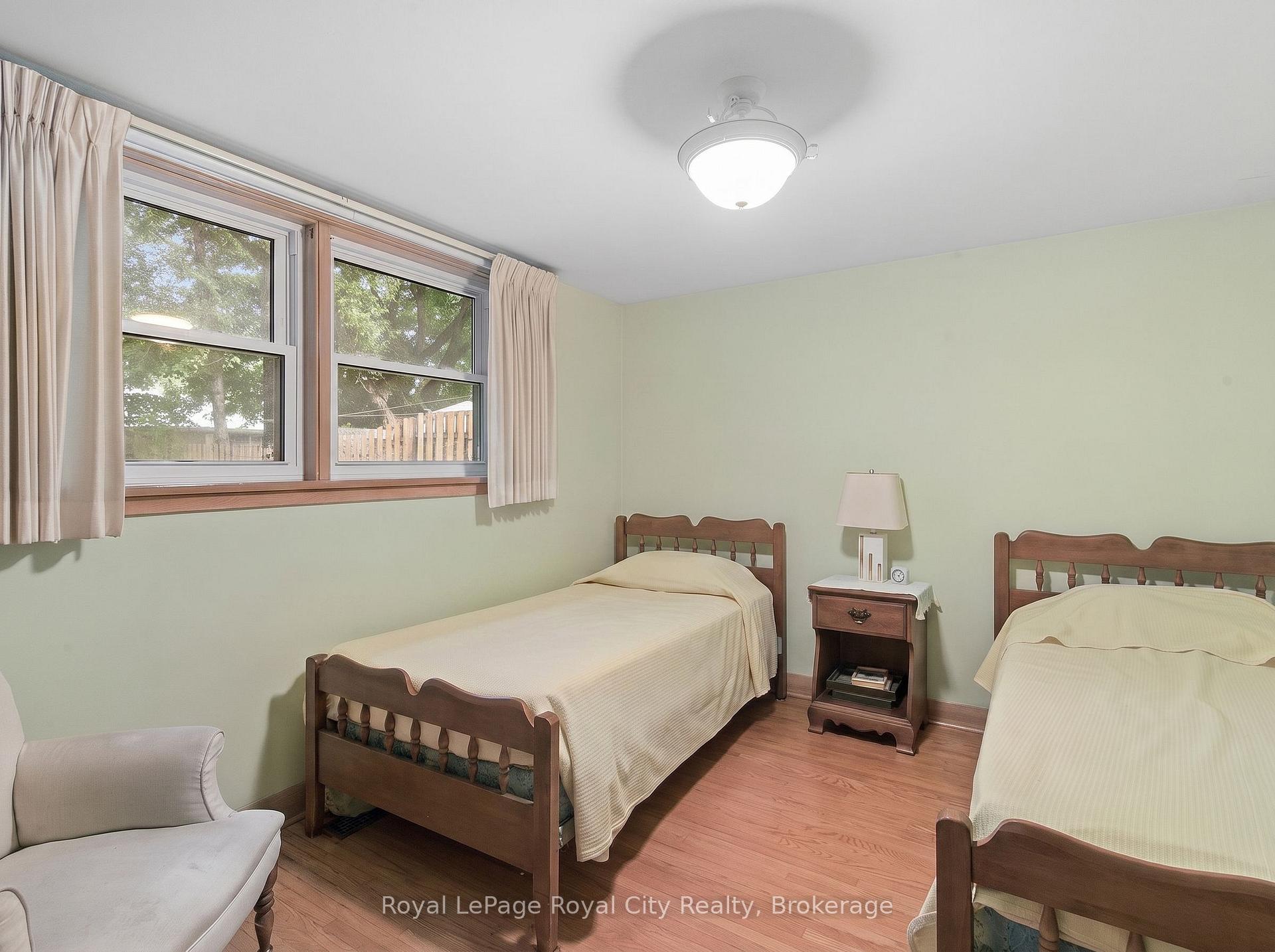 Photo 27 of 62 Rodney Boulevard, Guelph, Dovercliffe Park/Old University — HOMEH