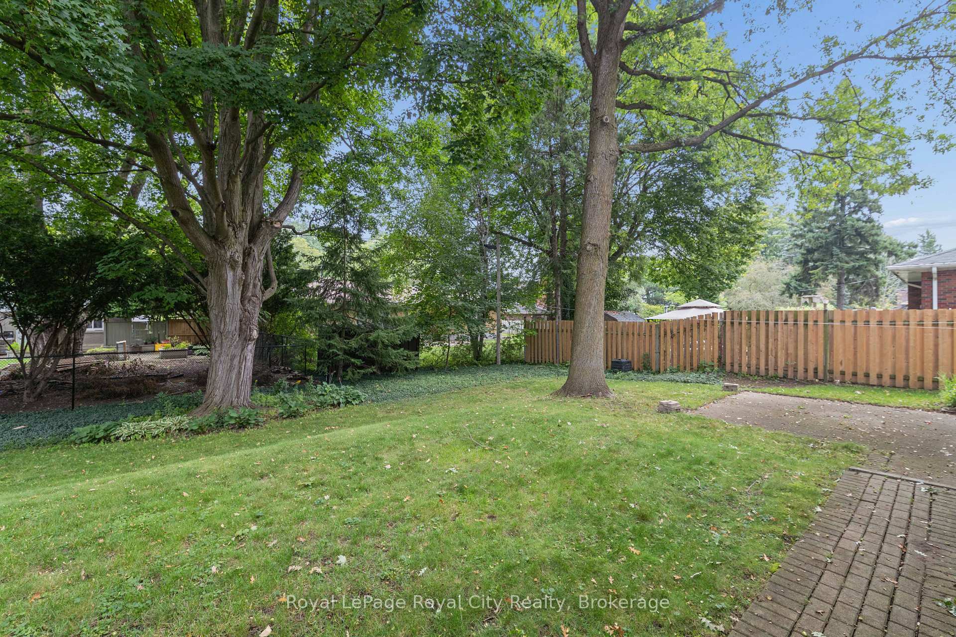 Photo 29 of 62 Rodney Boulevard, Guelph, Dovercliffe Park/Old University — HOMEH