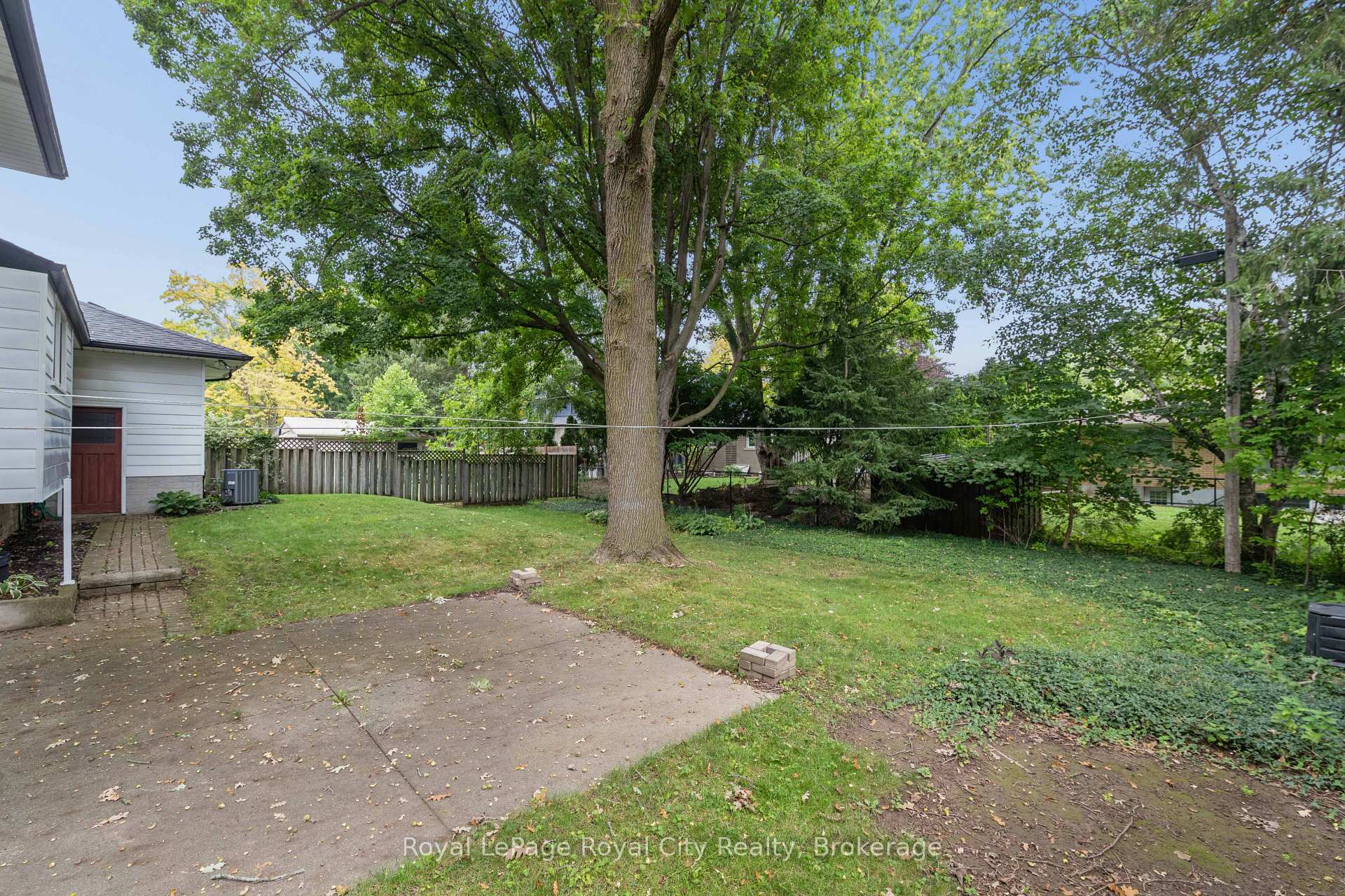 Photo 34 of 62 Rodney Boulevard, Guelph, Dovercliffe Park/Old University — HOMEH