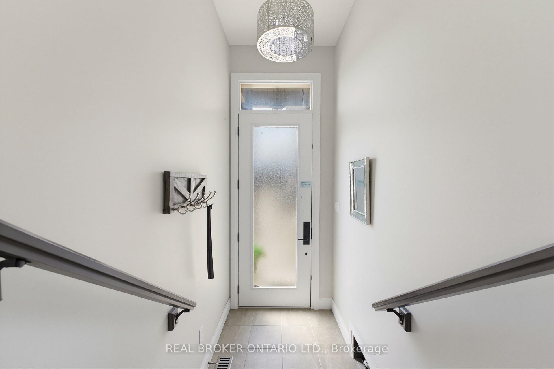 Photo 3 of 98 Woodberry Crescent, Woolwich, Confederation Heights — HOMEH