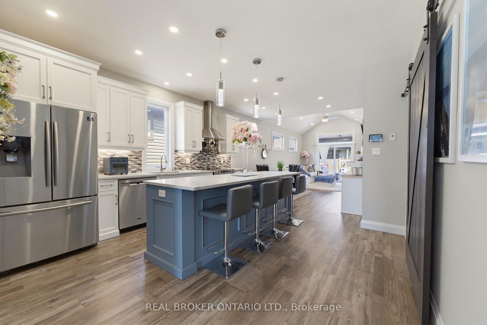 Photo 5 of 98 Woodberry Crescent, Woolwich, Confederation Heights — HOMEH
