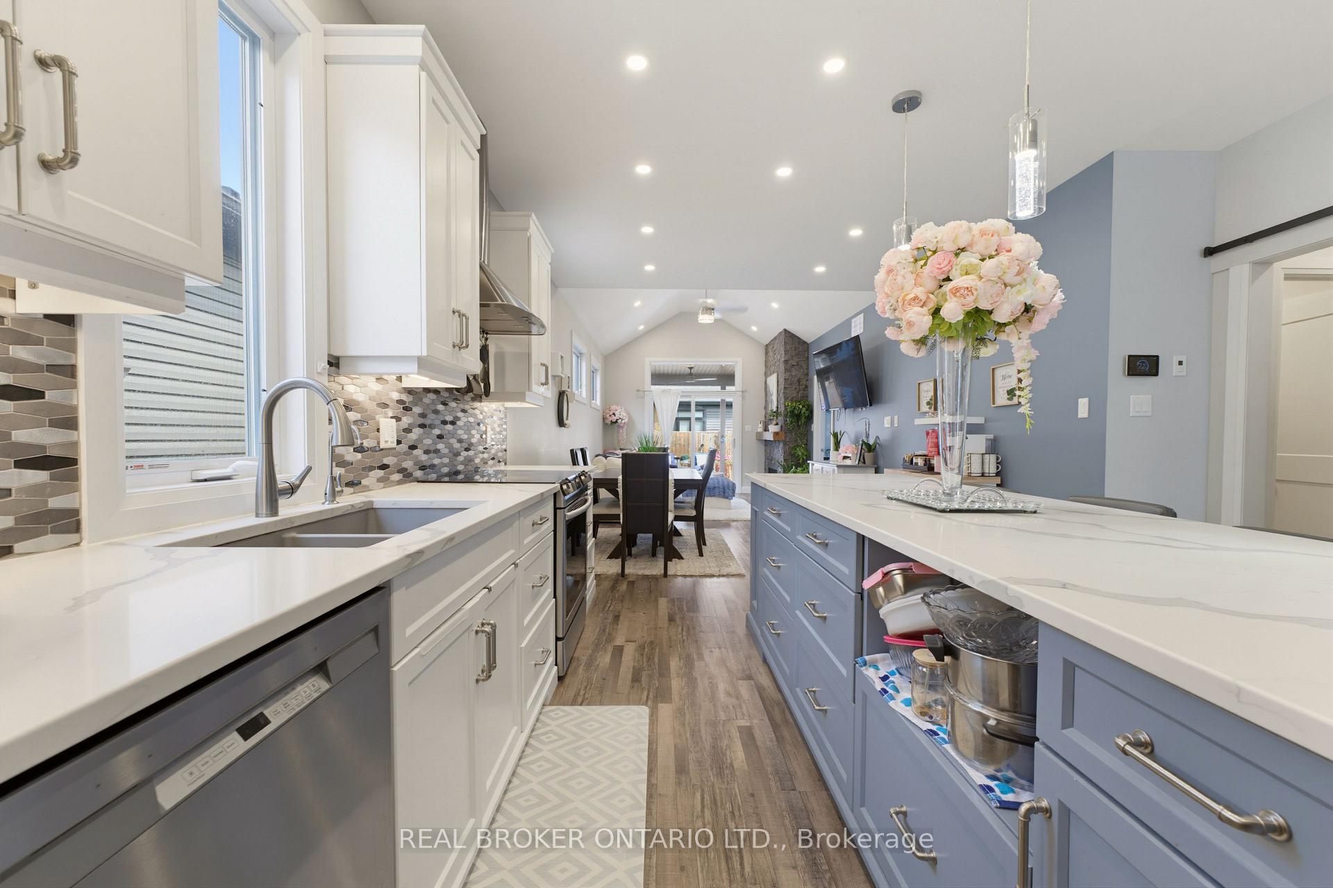 Photo 6 of 98 Woodberry Crescent, Woolwich, Confederation Heights — HOMEH