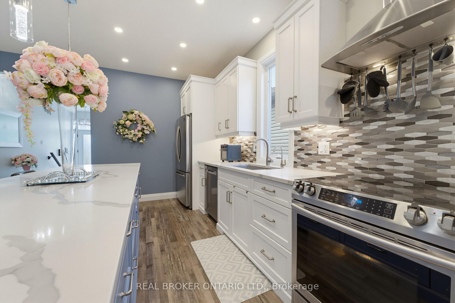 Photo 7 of 98 Woodberry Crescent, Woolwich, Confederation Heights — HOMEH