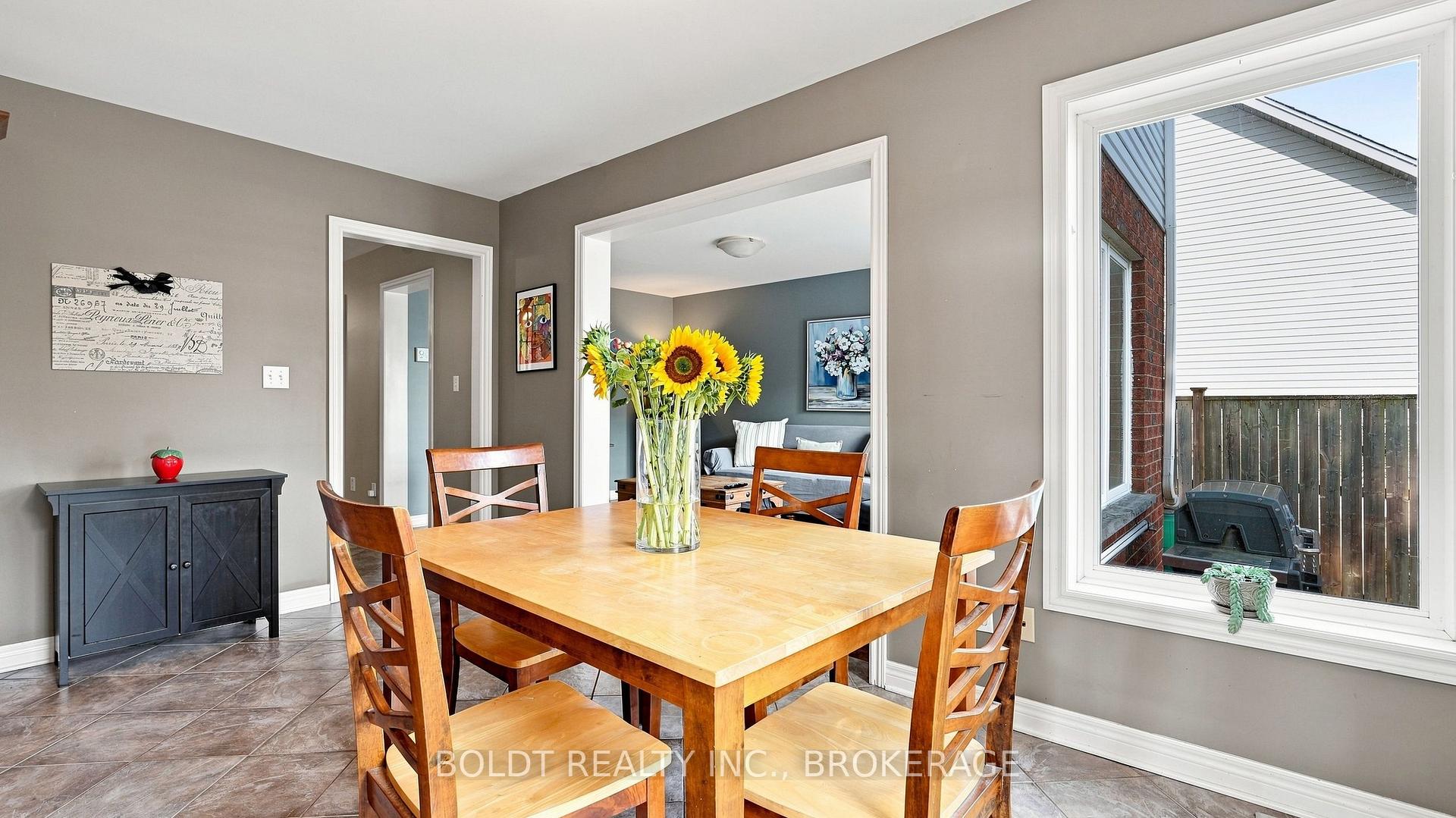 Photo 12 of 4 Arlene Street, St. Catharines, Rykert/Vansickle — HOMEH