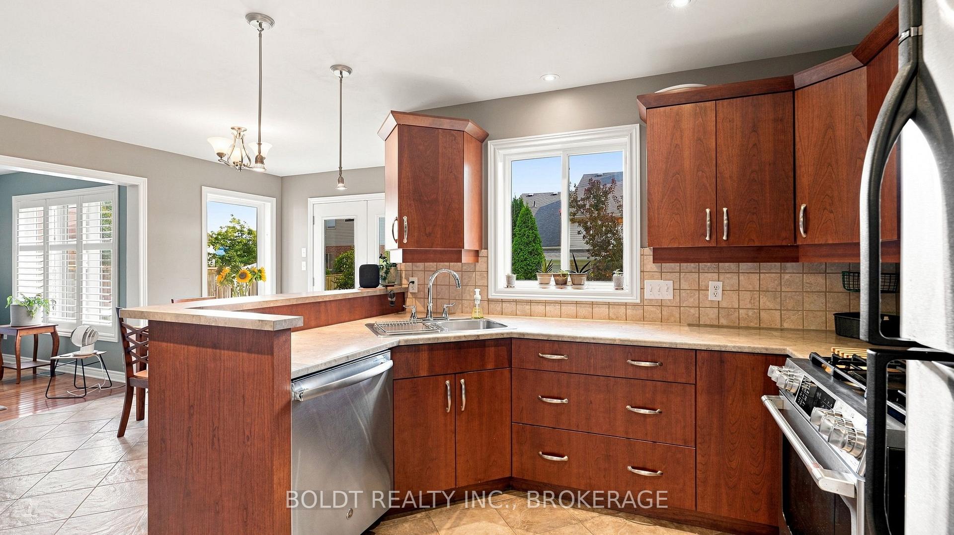 Photo 15 of 4 Arlene Street, St. Catharines, Rykert/Vansickle — HOMEH
