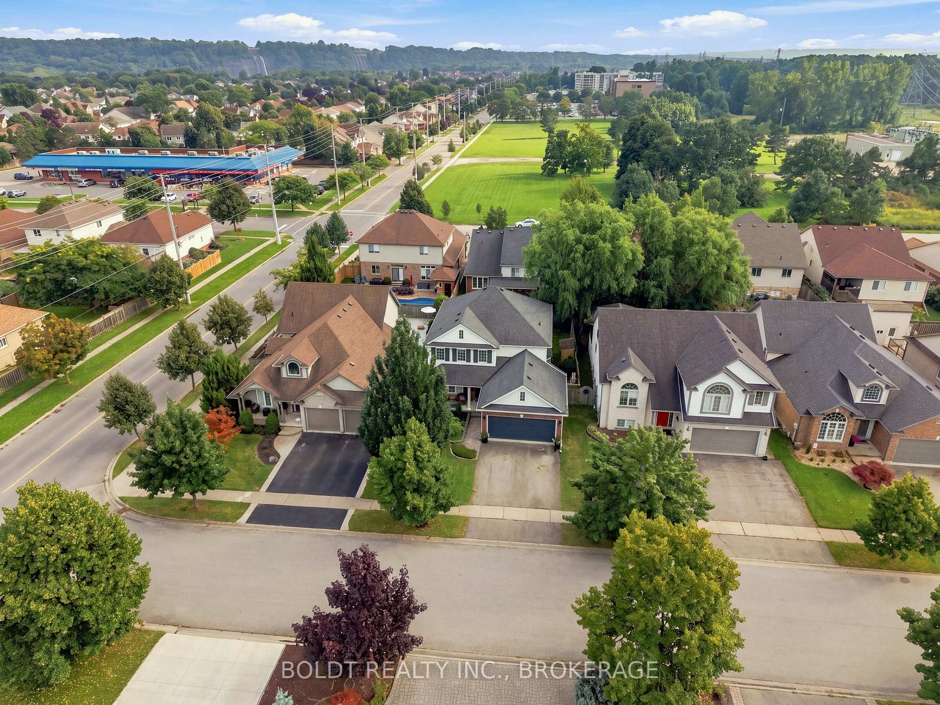 Photo 48 of 4 Arlene Street, St. Catharines, Rykert/Vansickle — HOMEH
