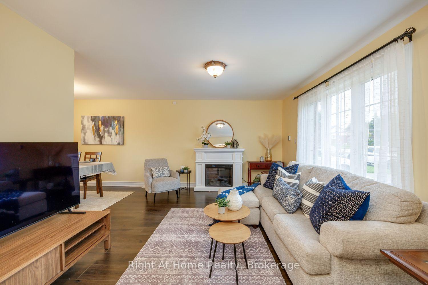 Photo 9 of 128 Lasalle Avenue, Oshawa, Central — HOMEH