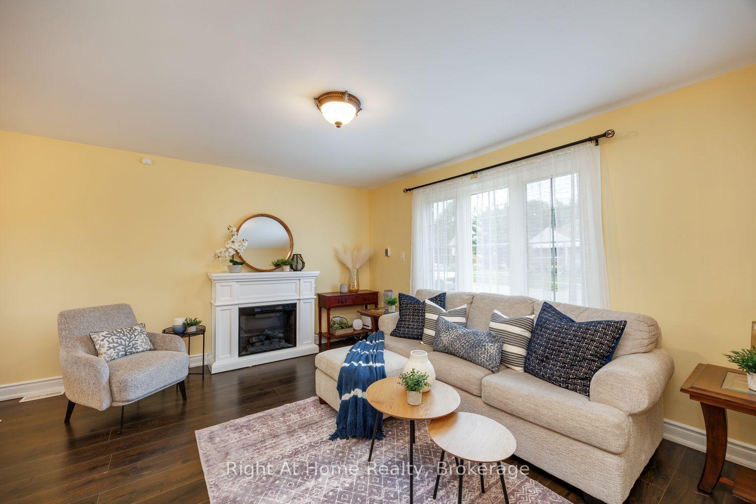 Photo 10 of 128 Lasalle Avenue, Oshawa, Central — HOMEH
