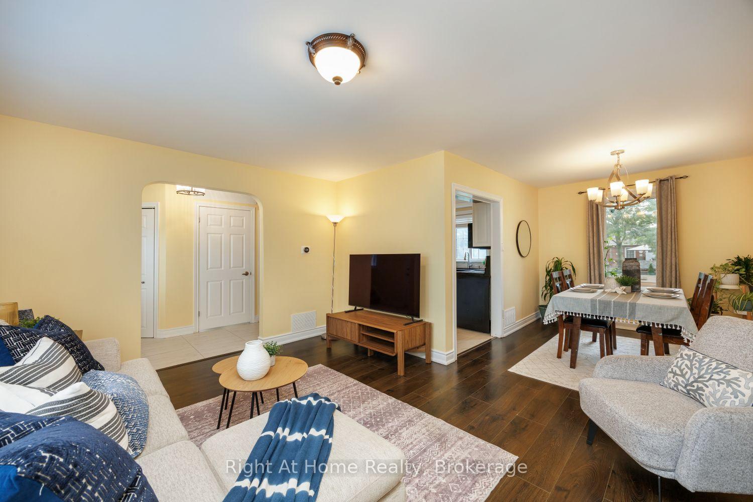 Photo 11 of 128 Lasalle Avenue, Oshawa, Central — HOMEH