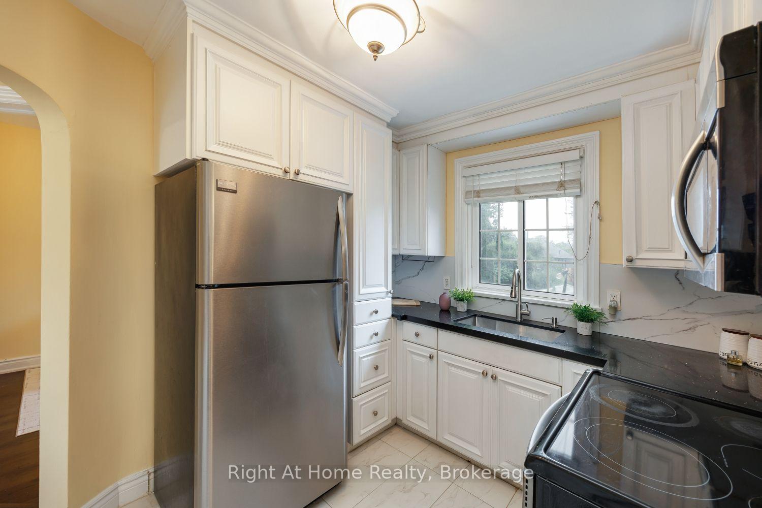 Photo 17 of 128 Lasalle Avenue, Oshawa, Central — HOMEH