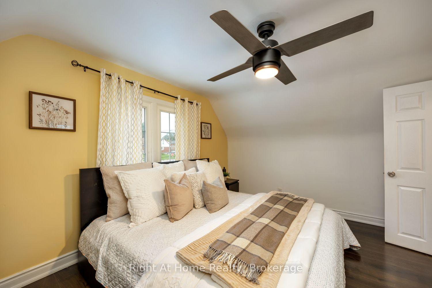 Photo 25 of 128 Lasalle Avenue, Oshawa, Central — HOMEH