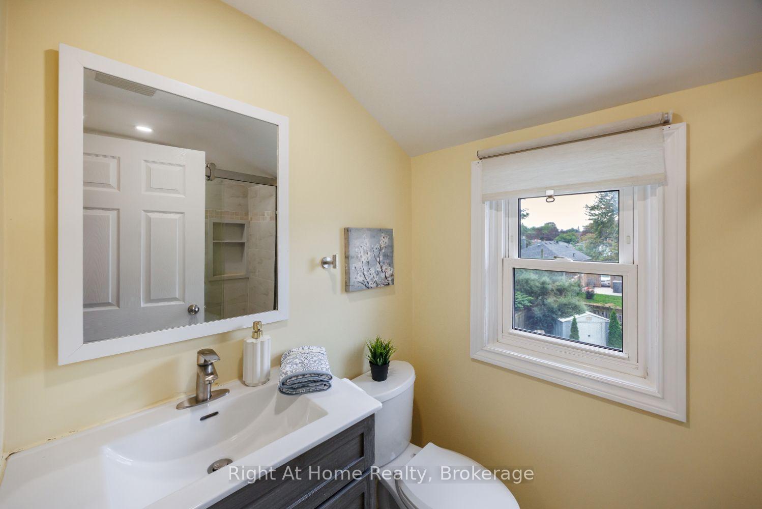 Photo 26 of 128 Lasalle Avenue, Oshawa, Central — HOMEH