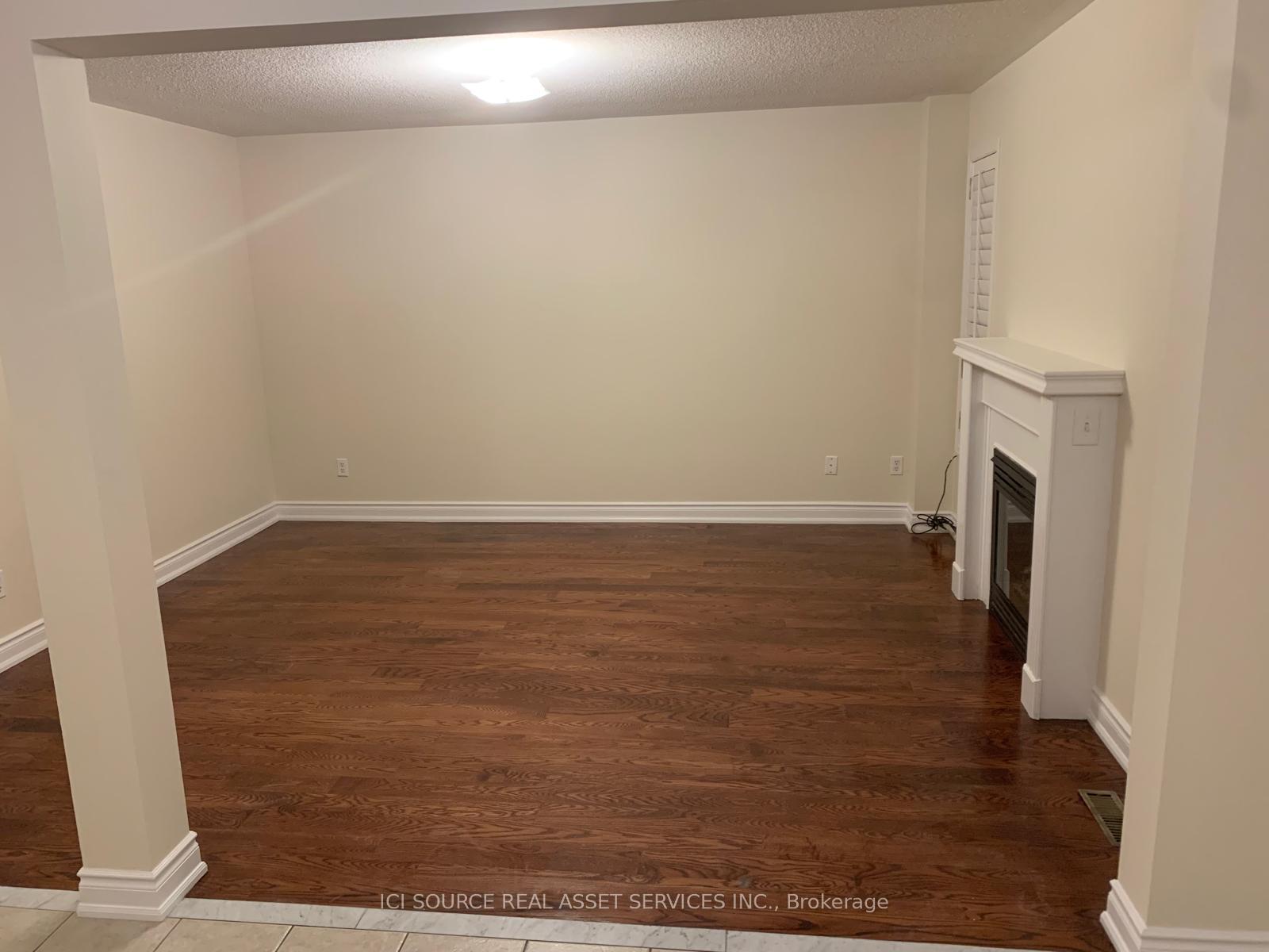 Photo 2 of Unit Upper, 4783 Apple Blossom Circle, Mississauga, East Credit — HOMEH