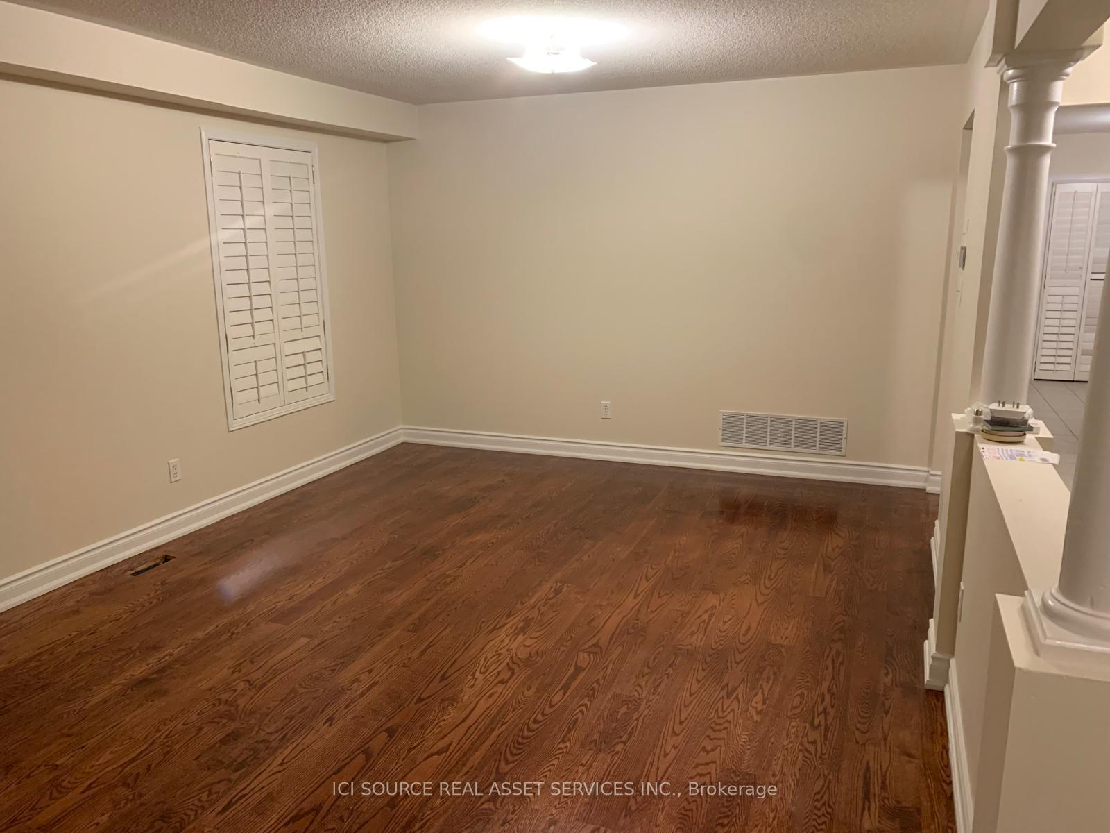 Photo 3 of Unit Upper, 4783 Apple Blossom Circle, Mississauga, East Credit — HOMEH