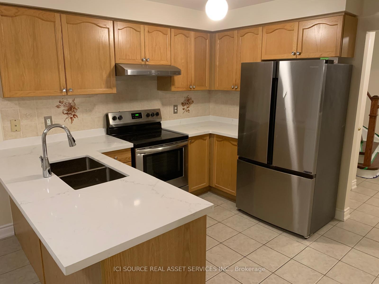 Photo 4 of Unit Upper, 4783 Apple Blossom Circle, Mississauga, East Credit — HOMEH